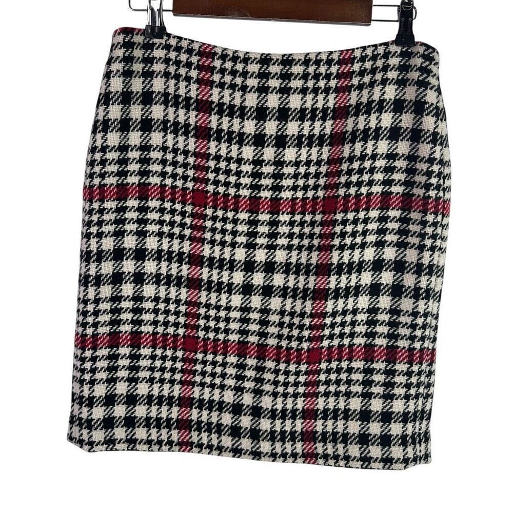 Talbots size 6 Wool Blend Plaid Skirt Black Red